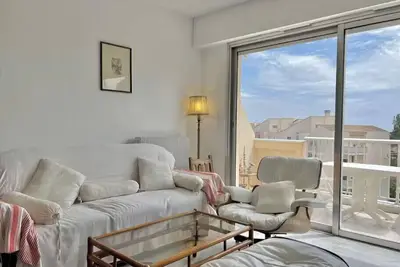 Image de Lumineux appartement aux portes de Cannes