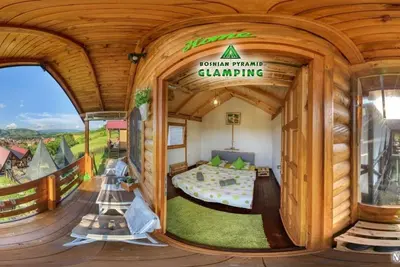 Image de Green bungalow Bosnian pyramid glamping