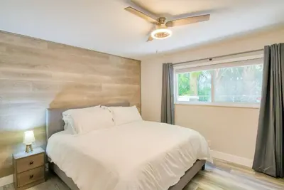 Image de Near Beach Island | Fire Pit | Hot Tub | WiFi