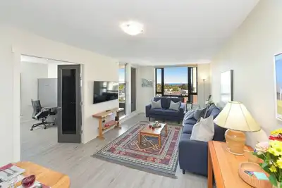 Image de Downtown Ocean & Mountain Views with Parking