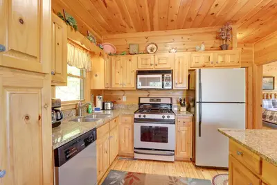 Image de Peaceful Mineral Bluff Vacation Rental w\/ Hot Tub