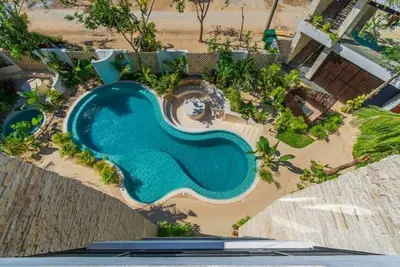Awesome Penthouse w/ Private Pool • Moots 304