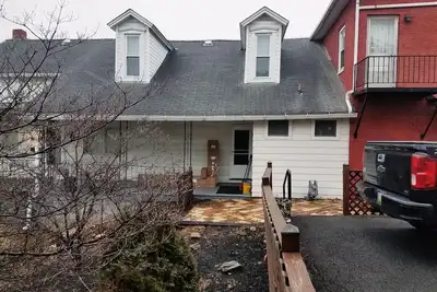 Image de Full Home in quiet Historic District