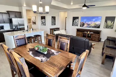 Image de ⭐️ Western Style Casita with 3br and a Fitness Room and Bbq grill