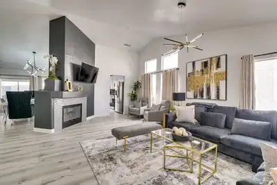 Image de North Las Vegas Home w/ Game Room: Work & Play!