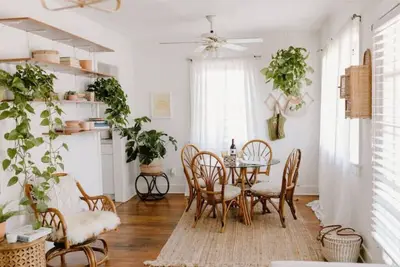 Image de Boho Bungalow - Cozy Hideaway - Walk Everywhere!