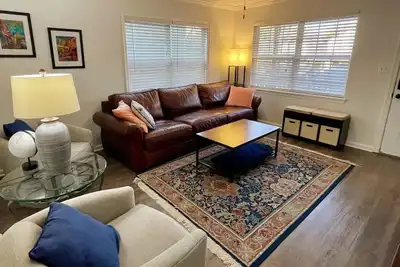 Image de Hinton House - A Perfectly Located Downtown Home