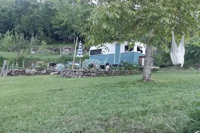 Image de Une Caravane Cosy en Pleine Nature Avec vue Dégagée
