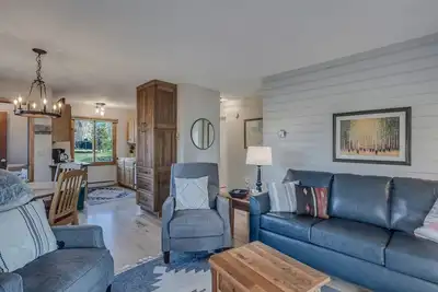 Image de Cabin with full kitchen near lakes, mountains, trails, and horses!