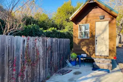 Image de Delightful Tiny Home in Huge Paradise Garden