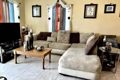 Image de Only 76 Dollars A Night! ! ! ! @ Comfortable Home in Hallandale Beach