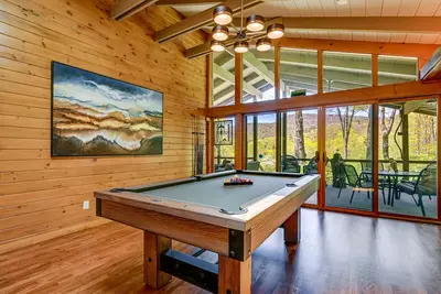 Image de Luxe Glenville Cabin w\/ Porch & Bbq ~ 5 Mi to Lake