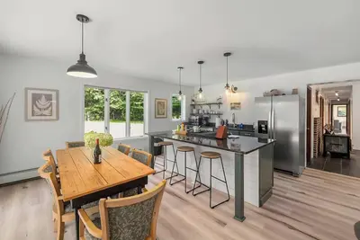 Image de Charming & Renovated Stowe 4 Br Getaway
