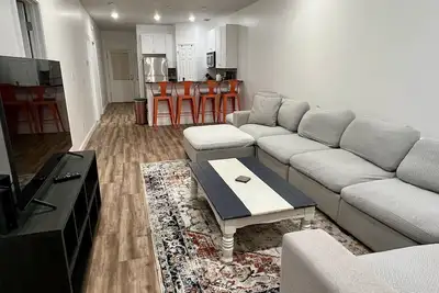 Image de 2 blocks to Au business school/ Toomer's Corner- 2 Bd/2 Ba renovated 2023