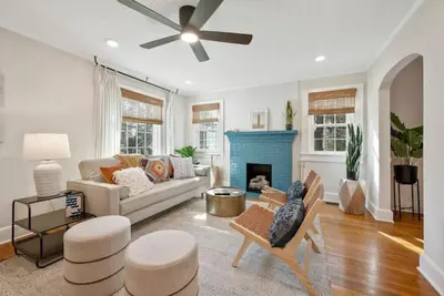 Image de New! Bright Cottage w/ Stocked Coffee Bar