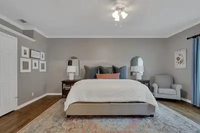 Image de Relaxation at its finest, in a cozy modern rental.