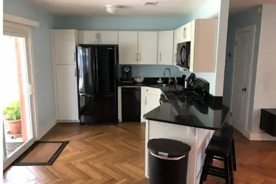 Image de Comfortable and Centrally Located