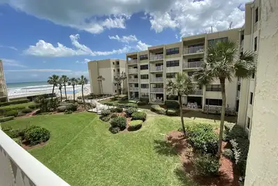 Image de Castle Reef 310 lush, garden views!