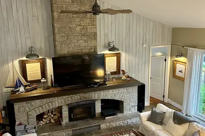 Image de Executive cottage charm on Lake of Bays near Baysville sleeps eight