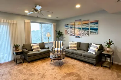 Image de Resort Style Condo w/ Exclusive Amenities: Private Beach, Saltwater Pool & More!