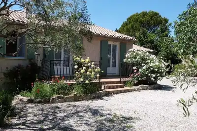 Image de Villa avec grand jardin et piscine en Provence proche Mont Ventoux