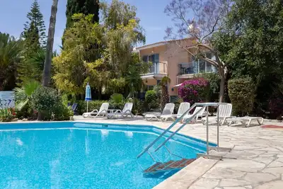 Image de A villa in Paphos, close to the centre, harbour and Kings Avenue Mall!