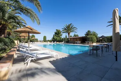 Image de Studio dans résidence avec piscine chauffée partagée et Wi-Fi