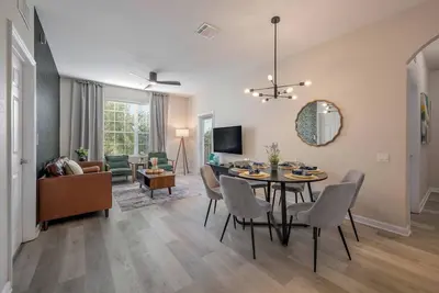 Image de Is3-305 - Lakefront unit.