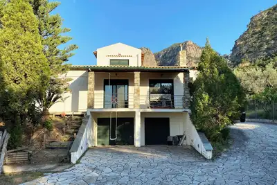Private Villa with Amazing  View, \nClose to both Mountain and Sea!