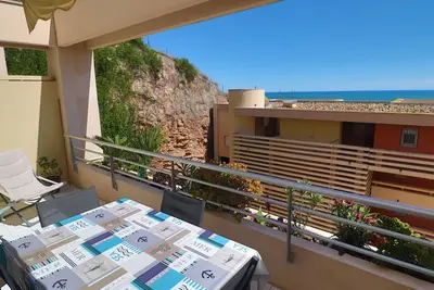 Image de Magnifique T2 rénové climatisé avec parking privé