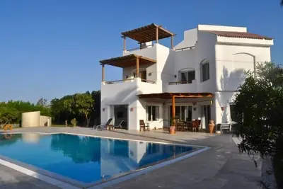 Image de Vacances Heureuses Soleil Piscine Bbq Golf A 500 M Kite Club A 800 M