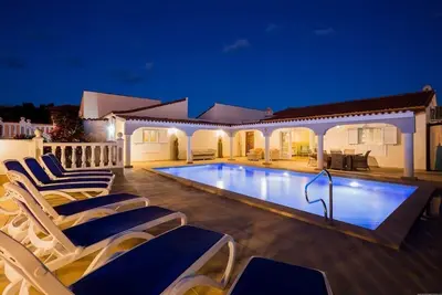 Image de Villa Freesia with heated pool and free air con