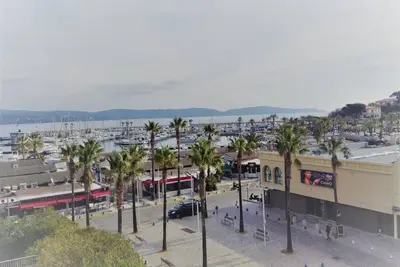 Image de Penthouse proche Saint Tropez Cavalaire sur mer Vue Port, Plage. . .