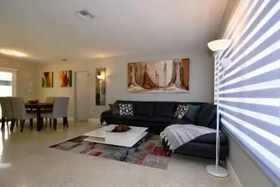 Image de Cozy and Peaceful Home Near Beach