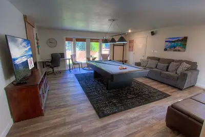 Image de Sadie's Hustle | Walk to Beach-Pool Table | Nvh0823