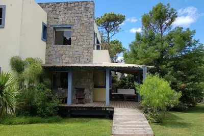 Image de Peaceful setting between the sea and the forest