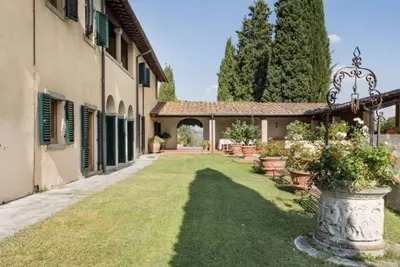 Image de Villa Ă Lastra A Signa avec 6 chambres Ă coucher, 10 couchages