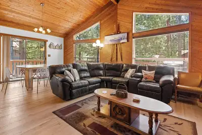Image de Fireworks walk to! Walk to Lake & Slopes, Gameroom, Close to Everything