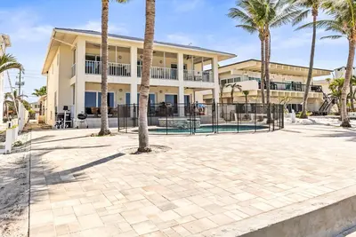 Image de Vista Mar - a beachfront home in Redington Beach
