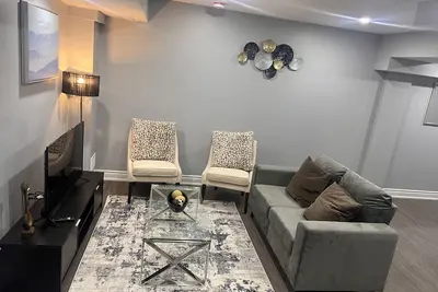 Image de 1 Bedroom Basement Apartment