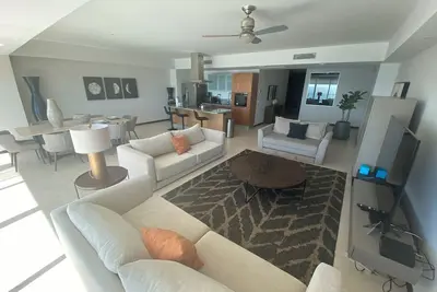 Image de Beachfront Luxury At Peninsula Mazatlan \/4 Bd & 3 Baths