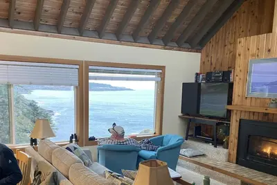 Image de Flagship 1, breathtaking oceanfront views and all the comforts of home! \n