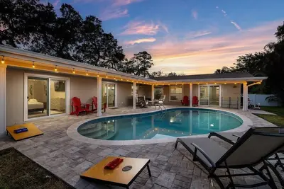 Image de 10 Mins to Beach-Heated Pool~Ping Pong+Pool Table