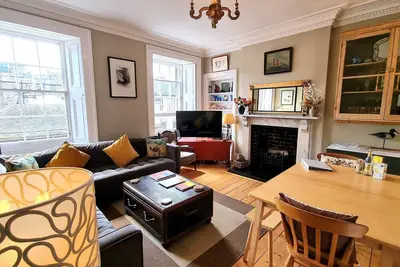 Image de Beautiful & Bright Apartment in a Fabulous Location