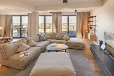 Image de Luxury by the sea with home cinema & wellness