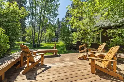 Image de Metolius River Resort Cabin 3 Luxurious cabin on the Metolius River w\/ fireplace