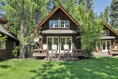 Image de Metolius River Resort Cabin 4 Luxurious cabin on the Metolius River w\/ fireplace