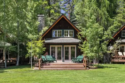 Image de Metolius River Resort Cabin 5 Luxurious cabin on the Metolius River w\/ fireplace