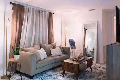 Image de Summer Suite - 2 bed 1 bath central location