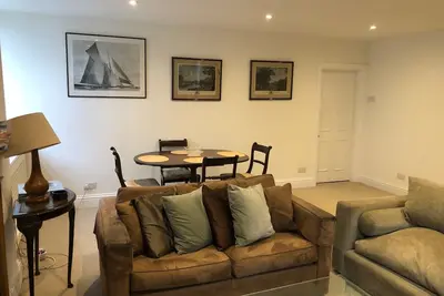 Notting Hill communal garden 2 bed flat